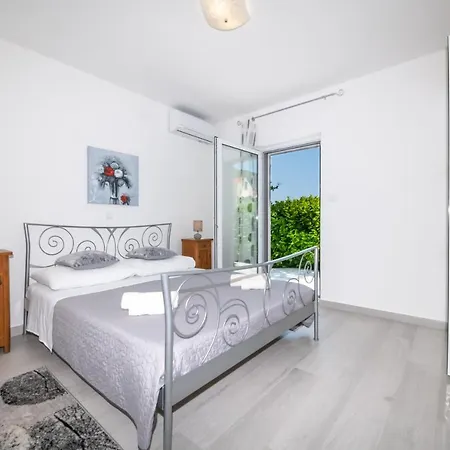 Villa Mediterana *