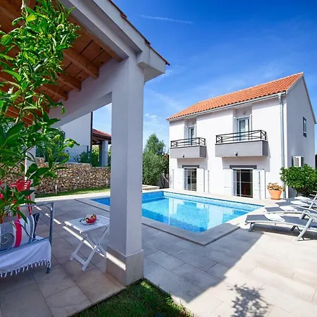 Mediterana Villa *