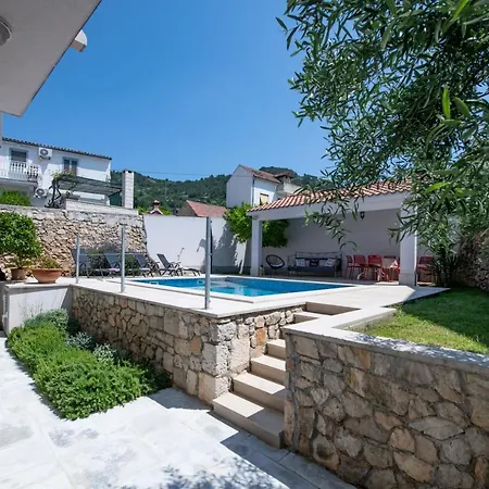 Mediterana ヴィラ *